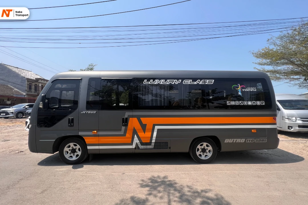 Sewa Elf Long - elf dari samping